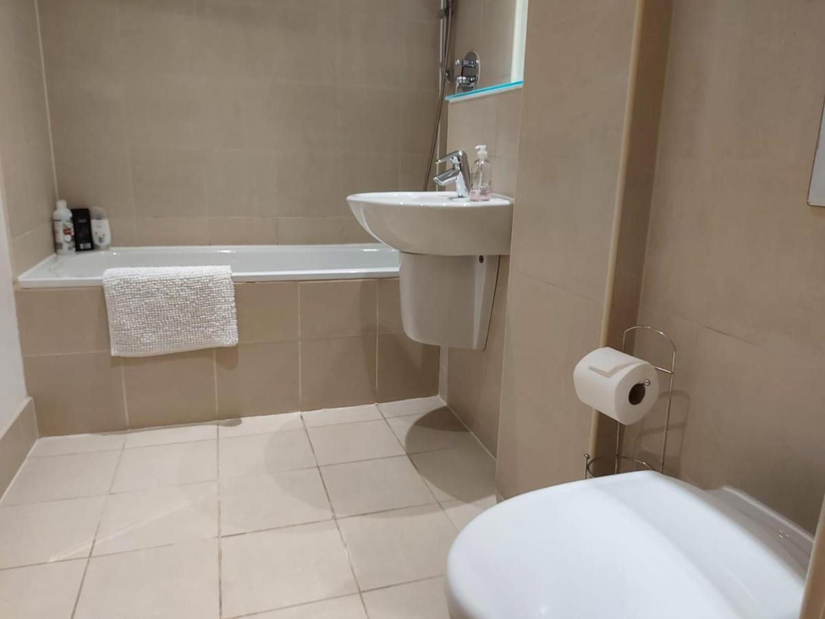 City Apartment In Great Location With A Balcony & Parking Possible - West One Sheffield Exterior foto