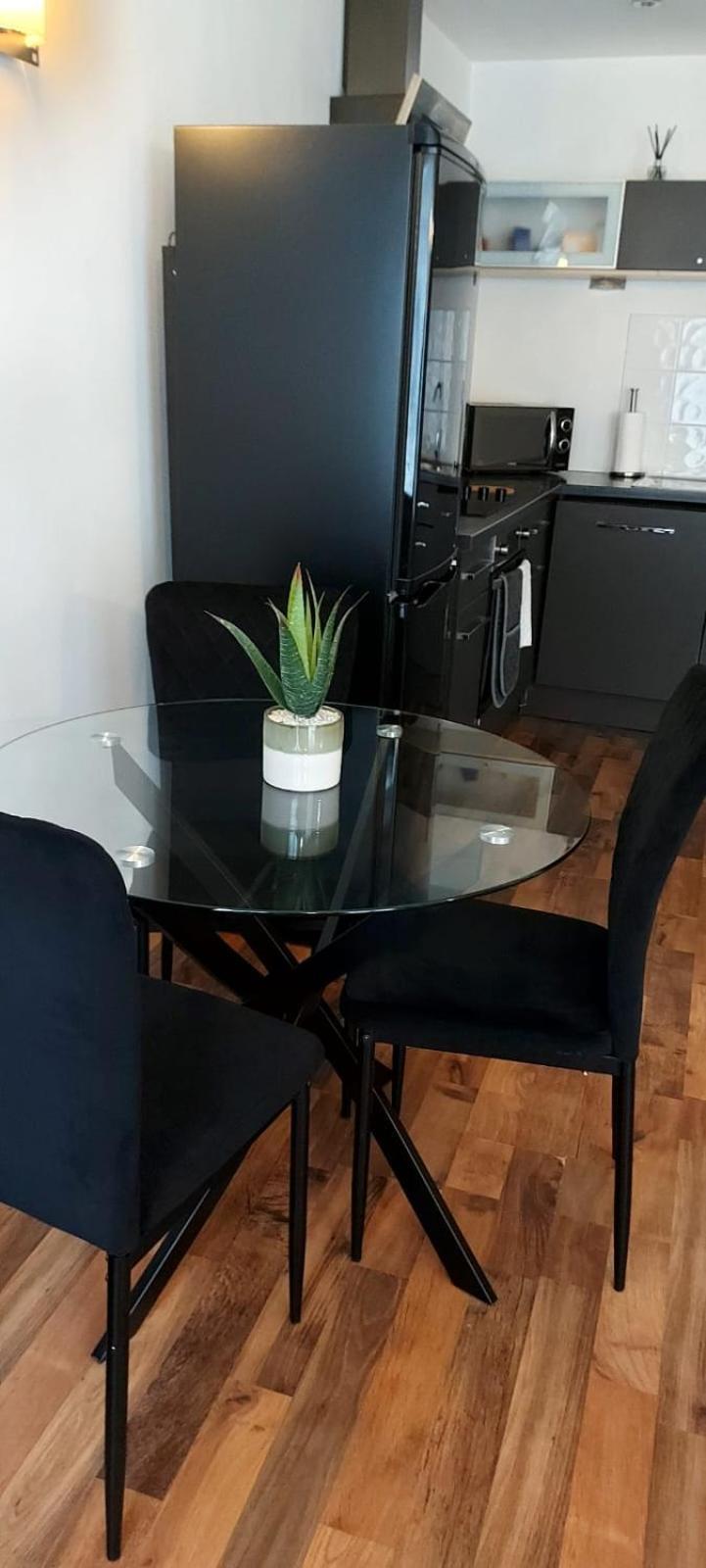 City Apartment In Great Location With A Balcony & Parking Possible - West One Sheffield Exterior foto